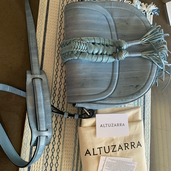 Altuzzara, Ghianda Knott, Blue Eel Leather - Picture 3 of 7